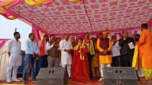 Read more about the article पिपरा थाना परिसर में तीन दिवसीय शिव हनुमत प्राण प्रतिष्ठा समारोह संपन्न