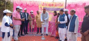 Read more about the article जीवन रक्षक क्लीनिक के द्वारा कुटमु मे लगाया गया निशुल्क मैडिकल कैंप,दो सौ मरीजों का हुआ इलाज