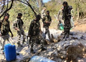 Read more about the article पुलिस ने दो अवैध शराब भट्ठी को किया ध्वस्त