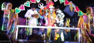 Read more about the article भक्ति व श्रद्धा के साथ महादेव की बारात निकला, बारात के स्वागत में जुटे नगरवासी