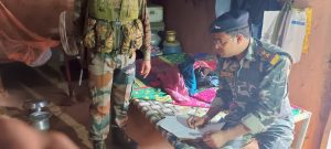 Read more about the article फरार वारंटी के घर पुलिस ने किया कुर्की जब्ती