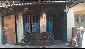 Read more about the article बाजार क्षेत्र के दुकान में लगी आग, जान माल की छाती नहीं