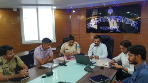 Read more about the article प्रधानमंत्री के प्रस्तावित दौरे को लेकर डीसी-एसपी ने की बैठक