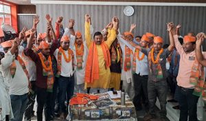 Read more about the article कांग्रेस, राजद व आप के करीब दो दर्जन कार्यकर्ता हुए भाजपा में शमिल