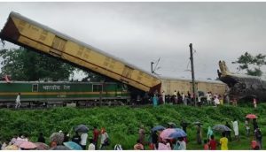 Read more about the article बंगाल में ट्रेन हादसा, 7 की मौत 25 घायल
