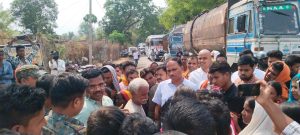 Read more about the article सड़क दुर्घटना में हुई मौत के खिलाफ सड़क जाम