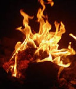 Read more about the article पेट्रोल पंप के लापरवाही के कारण तीन युवक झुलसे