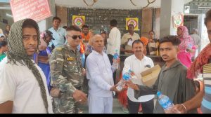 Read more about the article डालसा के तरफ से सदर हॉस्पिटल में पानी व ओआरएस का वितरण