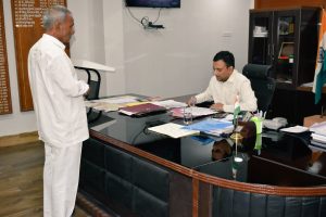 Read more about the article उपायुक्त कार्यालय में हुआ जनता दरबार का आयोजन