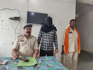 Read more about the article हाईवा में अगलगी की घटना को अंजाम देने वाला प्राथमिक अभियुक्त को नावाबाजार पुलिस ने किया गिरफ्तार, भेजा जेल