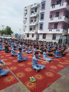 Read more about the article नियमित योग करने से होंगे निरोग : ममता