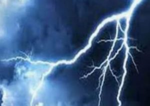 Read more about the article नावाबजार क्षेत्र में वज्रपात से 48 वर्षीय चुकुन भुईया की मौत