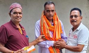 Read more about the article दूसरी बार भाजपा नगर अध्यक्ष बनने पर कार्यक्रताओं ने किया सम्मानित