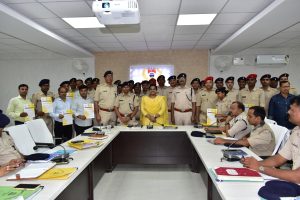 Read more about the article लोकसभा आम निर्वाचन 2024 में उत्कृष्ट योगदान के लिए 65 पुलिसकर्मी हुए सम्मानित