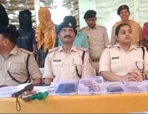 Read more about the article पुलिस ने 11 महिला 11 पुरुष चोर को किया गिरफतार