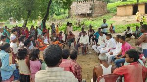 Read more about the article ग्रामीणों की समस्या से रूबरू हुए , कर्नल संजय
