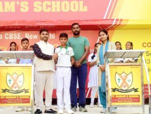 Read more about the article 8वां नेशनल गतका चैंपियनशिप में संत मरियम के दो खिलाड़ियों ने जीता सिल्वर मेडल, प्राचार्य ने किया सम्मानित