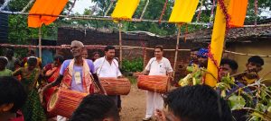 Read more about the article कर्म और धर्म के बीच समन्वय स्थापित कर चलने का संदेश देता है करमा पर्व