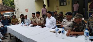 Read more about the article अफवाह से बचें, सोशल मिडीया पर रहेगी पुलिस की नजर : एसडीएम हरिहरगंज में दशहरा पर्व को लेकर शांति समिति की बैठक