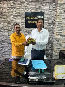 Read more about the article बिजय प्रसाद मरांडी बने विश्रामपुर के प्रभारी बीडीओ सह सीओ, पलामू उपायुक्त के द्वारा निर्गत पत्र के आलोक में किया पदभार ग्रहण