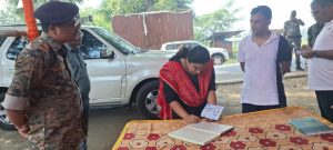 Read more about the article विधानसभा चुनाव 2024 को लेकर सतबरवा थाना क्षेत्र में चेक पोस्ट का निरीक्षण