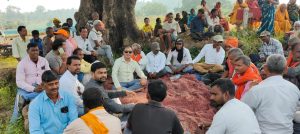 Read more about the article सतबरवा में भाजपा प्रत्याशी को जितने को लेकर ग्रामीणों की बैठक