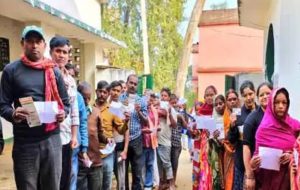 Read more about the article झारखंड विधानसभा चुनाव में दूसरे और अंतिम चरण के लिए वोटिंग जारी है