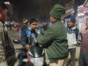 Read more about the article छ: मुहान और रेडमा चौक पर यातायात पुलिस का सघन जांच अभियान: नियम उल्लंघन पर सख्त कार्रवाई
