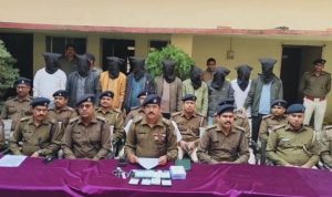 Read more about the article गढ़वा पुलिस को बड़ी सफलता, 9 सड़क लुटेरों को किया गिरफ्तार