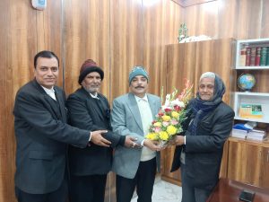 Read more about the article अधिवक्ता संघ के पदाधिकारियों ने प्रधान जिला और सत्र न्यायाधीश को नव वर्ष की शुभकामनाएं दी।