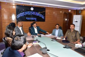 Read more about the article मेदिनीनगर नगर निगम की बकायादारों के विरुद्ध कार्रवाई,16 दुकानों को किया गया सील