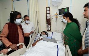 Read more about the article राज्यसभा सांसद महुआ मांझी की गाड़ी लातेहार में हुआ दुर्घटनाग्रस्त