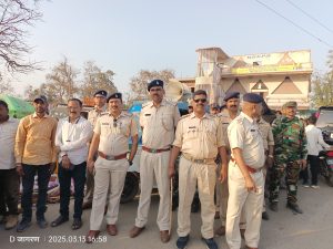 Read more about the article पंडवा पुलिस ने निकाला फ्लैग मार्च