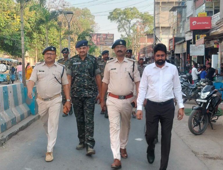 Read more about the article रंग पर होली को लेकर पलामू पुलिस अलर्ट मूड में