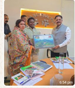 Read more about the article बेतला पहुंचे पर्यटन मंत्री,वन अधिकारियो के साथ की बैठक