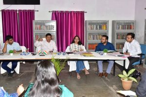 Read more about the article उपायुक्त के निदेश पर उप विकास आयुक्त की अध्यक्षता में हुई बैठक में लिए गए कई महत्वपूर्ण निर्णय