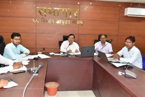 Read more about the article मनरेगा, आवास, बिरसा सिंचाई कूप योजनाओं के कार्यों में प्रगति नहीं आने पर होगी कार्रवाई: उप विकास आयुक्त