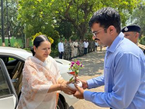 Read more about the article मुख्य सचिव अल्का तिवारी का लातेहार आगमन