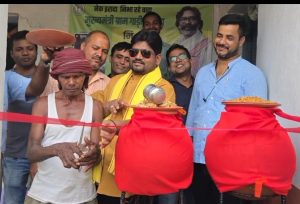 Read more about the article भीषण गर्मी के बीच मजदूर से पनशाला का उद्घाटन जनहित कार्य – अविनाश देव