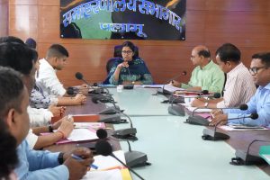 Read more about the article अपनी जिम्मेदारियां समझें पदाधिकारी : उपायुक्त