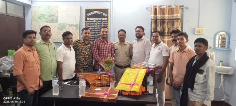 Read more about the article ऋषिकेश दुबे बतौर थाना प्रभारी विश्रामपुर थाना में दिया योगदान, स्थानीय लोगों के साथ किया परिचयात्मक बैठक