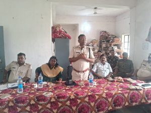 Read more about the article राष्ट्रीय नवीन मेल संवाददाता नावाबाजार थाना परिसर में हुई शांति समिति की बैठक, शांतिपूर्ण व आपसी सौहार्द के साथ मुहर्रम जुलूस निकालने का निर्णय