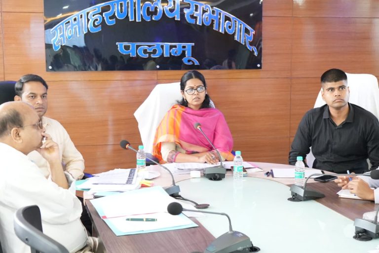 Read more about the article डीसी की अध्यक्षता में जिला समन्वय समिति की बैठक संपन्न