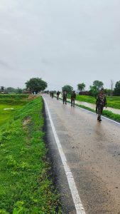 Read more about the article नक्सलियों के विरुद्ध पुलिस ने चलाया छापेमारी अभियान