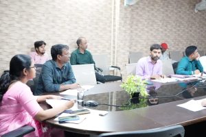 Read more about the article उपायुक्त ने जल जीवन मिशन एवं स्वच्छ भारत मिशन के प्रगति की समीक्षा की