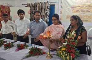 Read more about the article उन्नति दूरस्थ आदिवासी योजना”UDAY” का पलामू में हुआ शुभारंभ,रामगढ़ के उलडंडा एवं नवाडीह में पीवीटीजी के बीच डाक्यूमेंट्स का किया गया वितरण