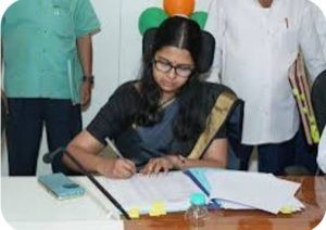 Read more about the article उपायुक्त ने की स्वास्थ्य विभाग की समीक्षा की,संस्थागत प्रसव में बढ़ोतरी लाने एवं पीवीटीजी समूह का शत-प्रतिशत आयुषमान कार्ड बनाने के निर्देश