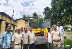 Read more about the article छिपादोहार में अवैध लकड़ी लदा एक पिकअप वैन जब्त,दो गिरफ्तार