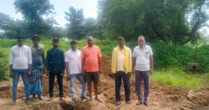 Read more about the article अनुपयोगी जगह पर बन रहा आंगनबाड़ी केंद्र का भवन, ग्रामीणों ने किया निर्माण कार्य का विरोध