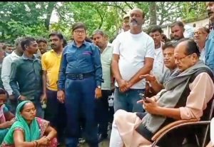 Read more about the article नगर निगम कार्यालय मे कार्यरत कर्मियों का हड़ताल समाप्त